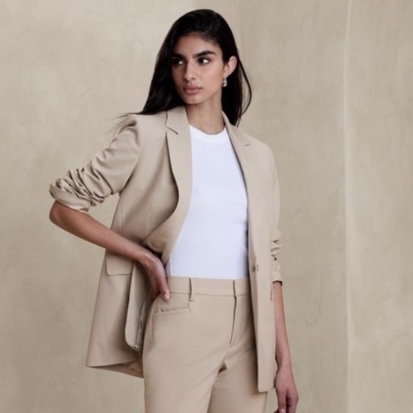 NWT! Banana Republic Tan Siena Relaxed Italian Wool Blazer- Size 20💎 - Picture 2 of 9